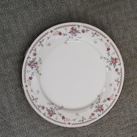 3 Noritake Adagio Bread Plates - Picture 1 of 5